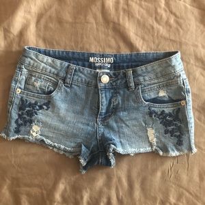 Women’s jean shorts w/ embellishment